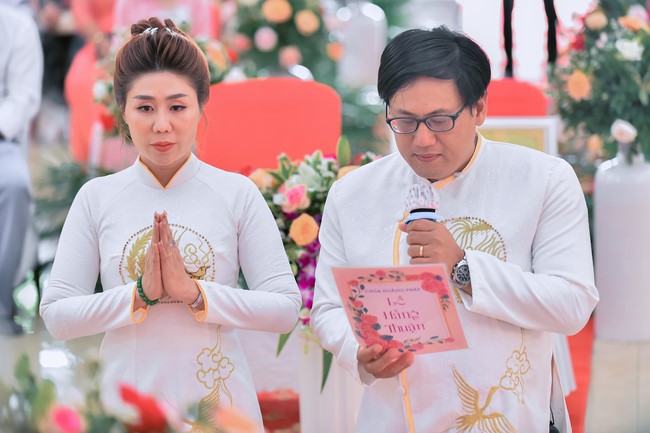 Wedding Ceremony at the pagoda