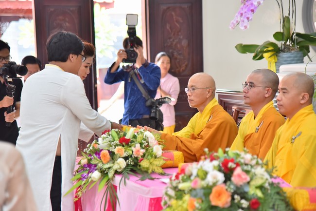 Wedding Ceremony at the pagoda
