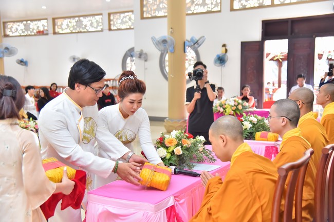 Wedding Ceremony at the pagoda