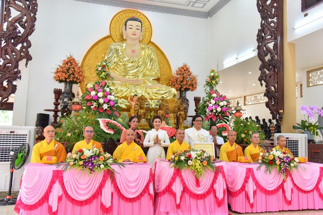 Wedding Ceremony at the pagoda
