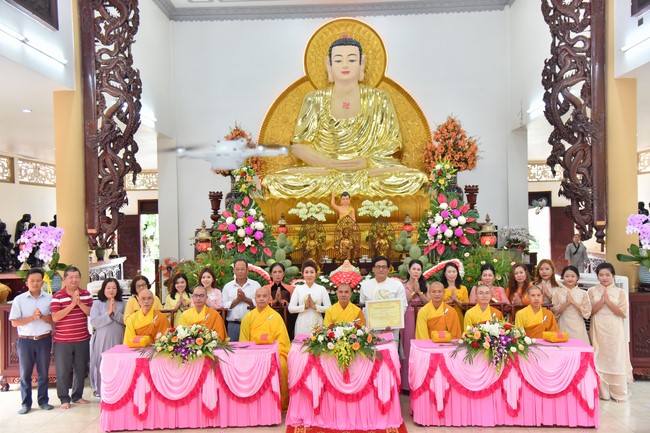 Wedding Ceremony at the pagoda