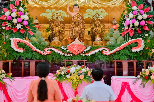 Wedding Ceremony at the pagoda