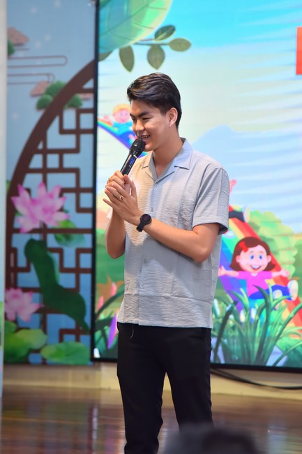 The 44th Kid Playground