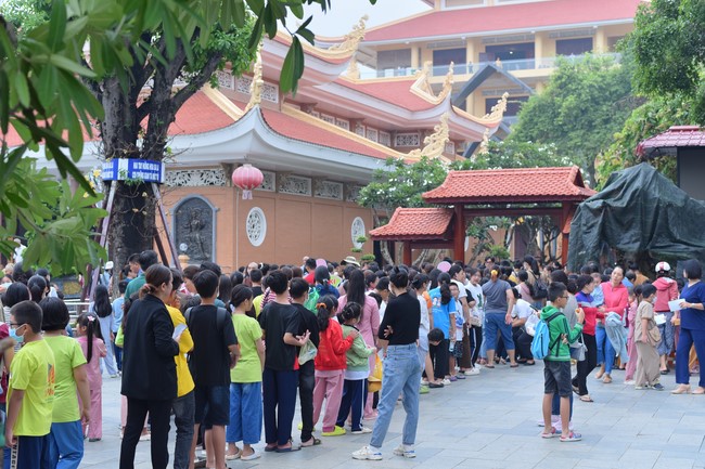 The 44th Kid Playground