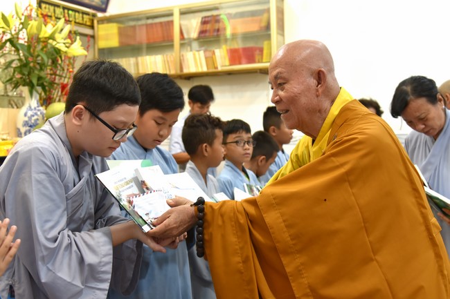 Repentant Ceremony at Minh Chat ashram in Can Tho