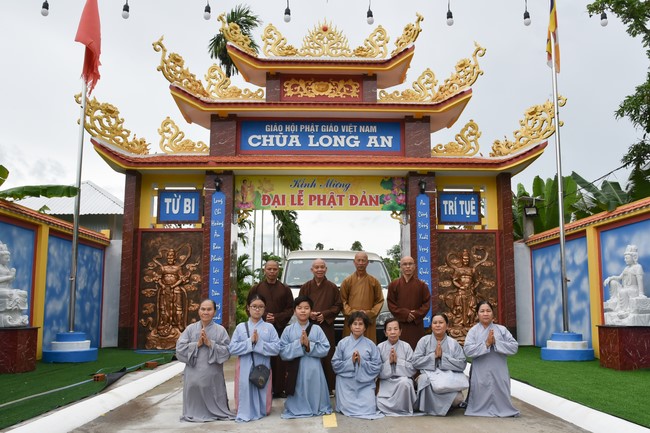 Offering to Three Jewel at Pagodas in the Western of the Charity Board