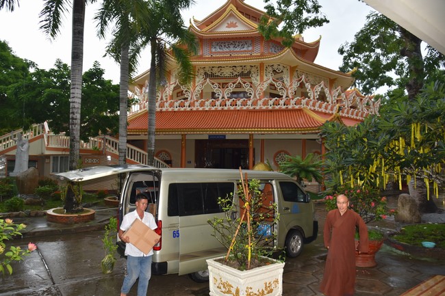 Offering to Three Jewel at Pagodas in the Western of the Charity Board