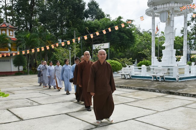 Offering to Three Jewel at Pagodas in the Western of the Charity Board