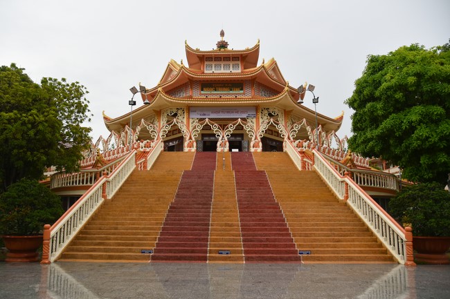 Offering to Three Jewel at Pagodas in the Western of the Charity Board