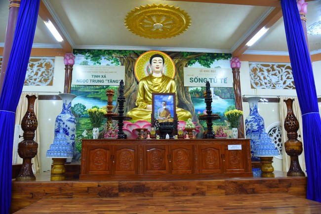 Offering to Three Jewel at Pagodas in the Western of the Charity Board