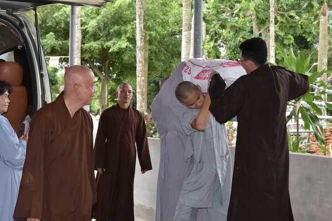 Offering to Three Jewel at Pagodas in the Western of the Charity Board