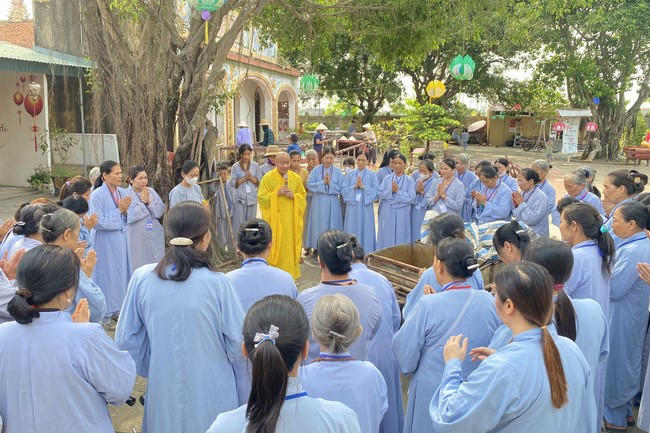 One - Day Practice at Dong Cao pagoda, Thanh Hoa