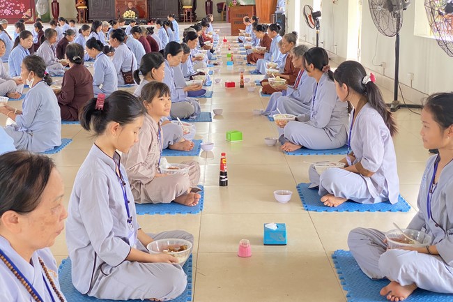 One - Day Practice at Dong Cao pagoda, Thanh Hoa