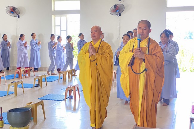 One - Day Practice at Dong Cao pagoda, Thanh Hoa