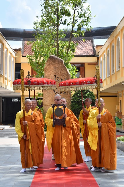 Most Thich Thai Hoa visiting and preaching Dharma talks at Hoang Phap's Rain-Retreat School