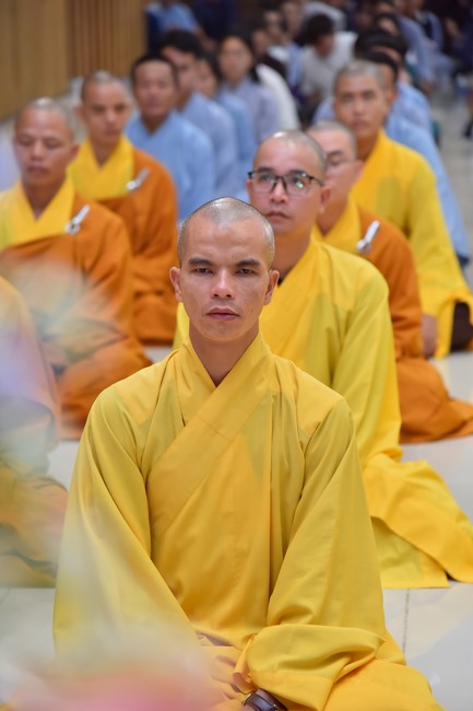 Most Thich Thai Hoa visiting and preaching Dharma talks at Hoang Phap's Rain-Retreat School