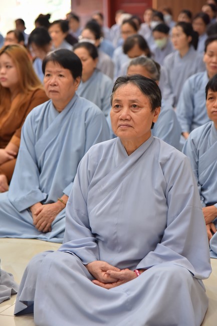 Most Thich Thai Hoa visiting and preaching Dharma talks at Hoang Phap's Rain-Retreat School