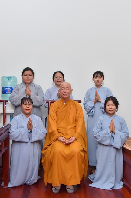 Most Thich Thai Hoa visiting and preaching Dharma talks at Hoang Phap's Rain-Retreat School