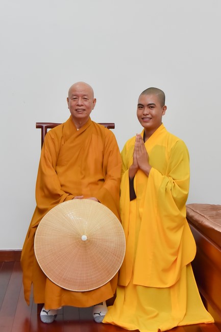 Most Thich Thai Hoa visiting and preaching Dharma talks at Hoang Phap's Rain-Retreat School