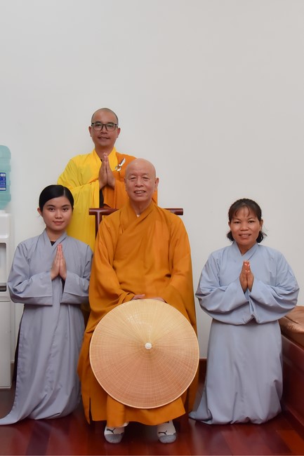 Most Thich Thai Hoa visiting and preaching Dharma talks at Hoang Phap's Rain-Retreat School