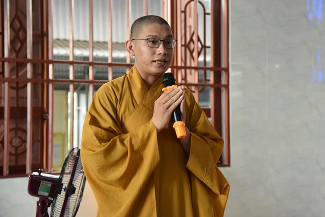 Handing-over ceremony a charity house, and offering to rain-retreat Schools in Hau Giang of the Charity Board