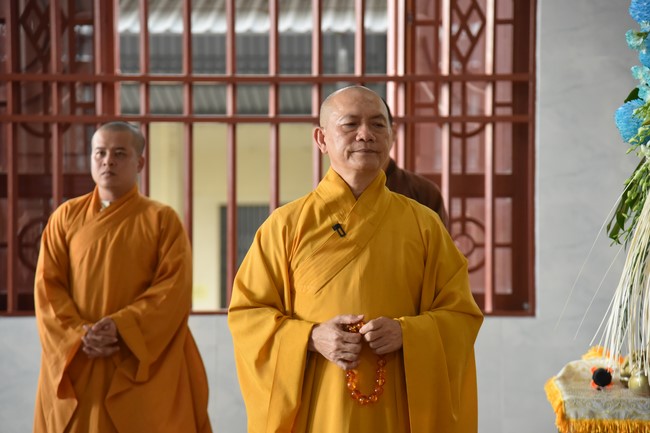 Handing-over ceremony a charity house, and offering to rain-retreat Schools in Hau Giang of the Charity Board
