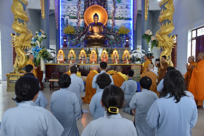 Handing-over ceremony a charity house, and offering to rain-retreat Schools in Hau Giang of the Charity Board