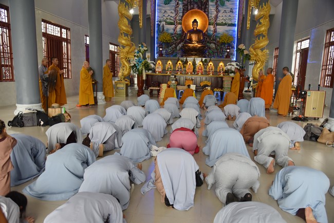 Handing-over ceremony a charity house, and offering to rain-retreat Schools in Hau Giang of the Charity Board