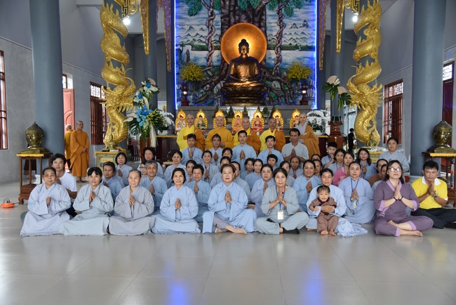 Handing-over ceremony a charity house, and offering to rain-retreat Schools in Hau Giang of the Charity Board
