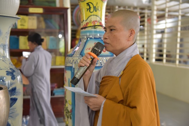 Handing-over ceremony a charity house, and offering to rain-retreat Schools in Hau Giang of the Charity Board