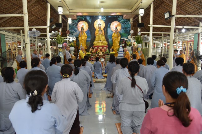 Handing-over ceremony a charity house, and offering to rain-retreat Schools in Hau Giang of the Charity Board