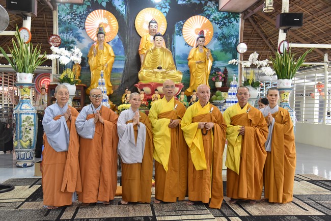 Handing-over ceremony a charity house, and offering to rain-retreat Schools in Hau Giang of the Charity Board