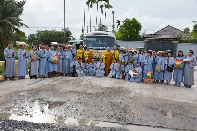 Handing-over ceremony a charity house, and offering to rain-retreat Schools in Hau Giang of the Charity Board