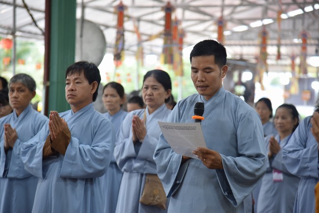 Handing-over ceremony a charity house, and offering to rain-retreat Schools in Hau Giang of the Charity Board