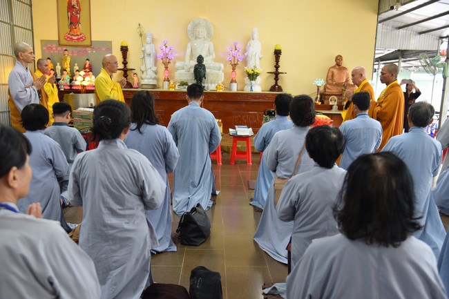 Handing-over ceremony a charity house, and offering to rain-retreat Schools in Hau Giang of the Charity Board