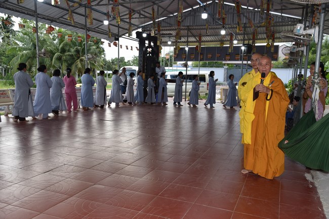 Handing-over ceremony a charity house, and offering to rain-retreat Schools in Hau Giang of the Charity Board