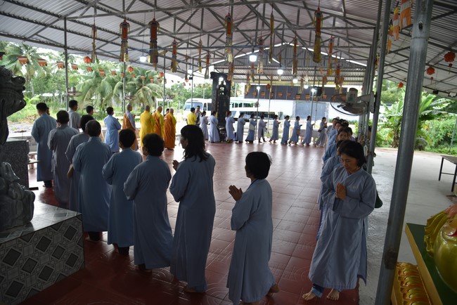Handing-over ceremony a charity house, and offering to rain-retreat Schools in Hau Giang of the Charity Board