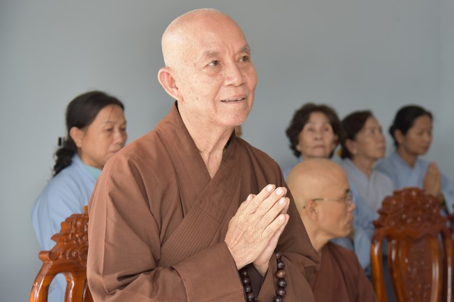 Handing-over ceremony a charity house, and offering to rain-retreat Schools in Hau Giang of the Charity Board
