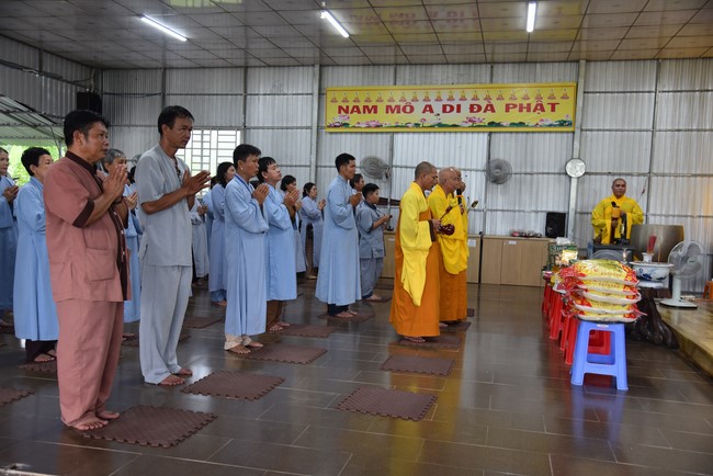 Handing-over ceremony a charity house, and offering to rain-retreat Schools in Hau Giang of the Charity Board
