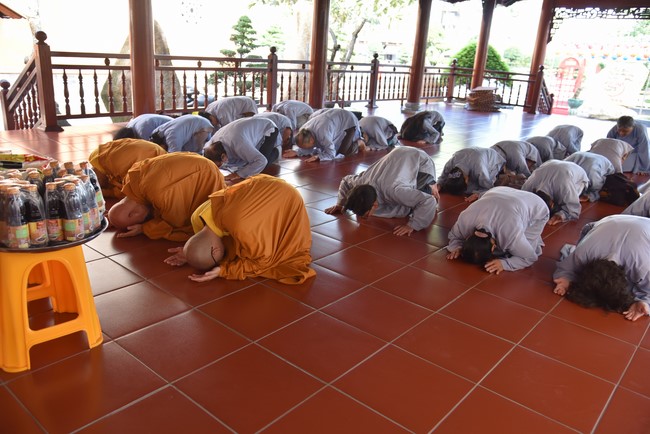 Handing-over ceremony a charity house, and offering to rain-retreat Schools in Hau Giang of the Charity Board