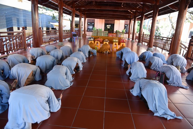Handing-over ceremony a charity house, and offering to rain-retreat Schools in Hau Giang of the Charity Board