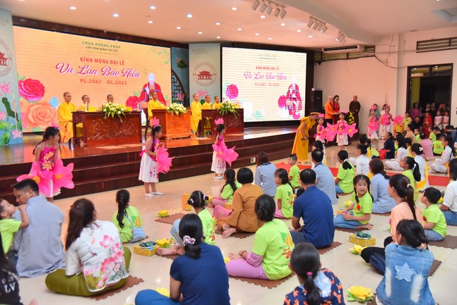 Lễ Vu Lan Báo Hiếu lớp Ươm Mầm Trí Tuệ