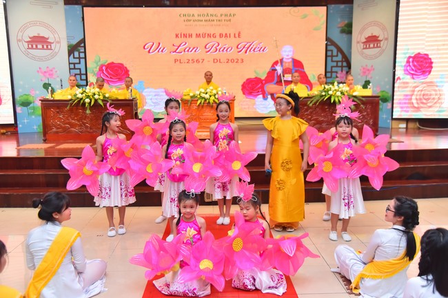 Lễ Vu Lan Báo Hiếu lớp Ươm Mầm Trí Tuệ