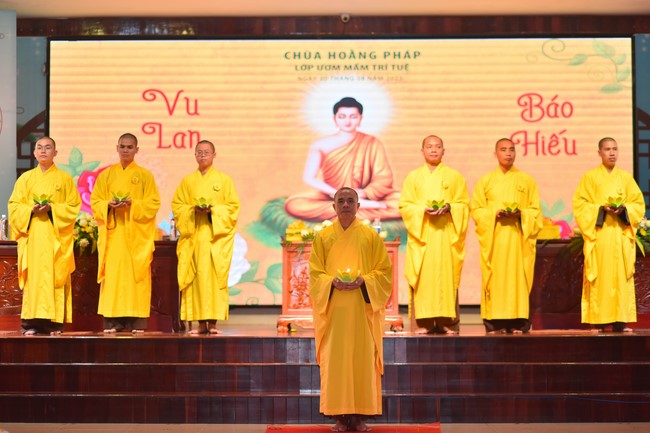 Lễ Vu Lan Báo Hiếu lớp Ươm Mầm Trí Tuệ