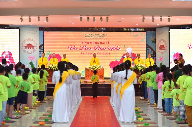 Lễ Vu Lan Báo Hiếu lớp Ươm Mầm Trí Tuệ