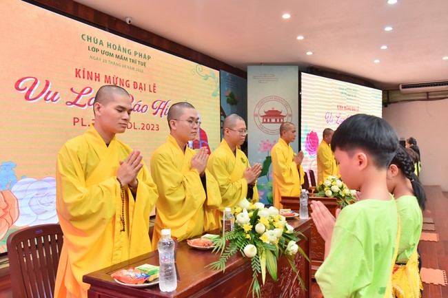 Lễ Vu Lan Báo Hiếu lớp Ươm Mầm Trí Tuệ