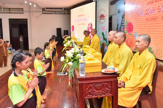 Lễ Vu Lan Báo Hiếu lớp Ươm Mầm Trí Tuệ