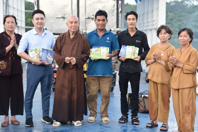 Releasing creatures on the Ullambana season of the Charity Board