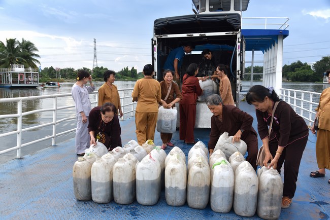 Releasing creatures on the Ullambana season of the Charity Board