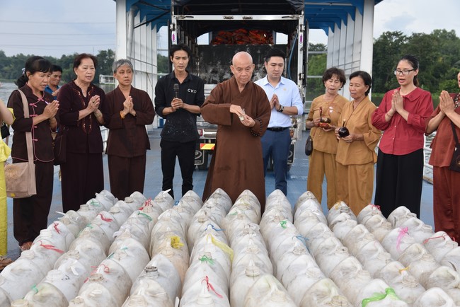 Releasing creatures on the Ullambana season of the Charity Board